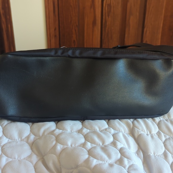 Roots Bag - Picture 6 of 6